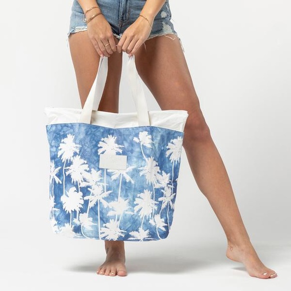 🌴ALOHA WET BAG INDIGO COCO PALMS DAY TRIPPER TOTE WITH TAN STRAP‼️